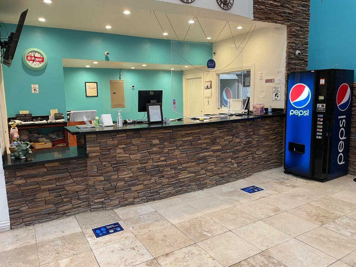 B&J Hotel And Apartments Pecos Exterior photo