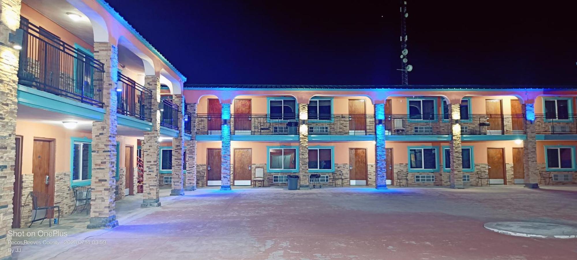 B&J Hotel And Apartments Pecos Exterior photo