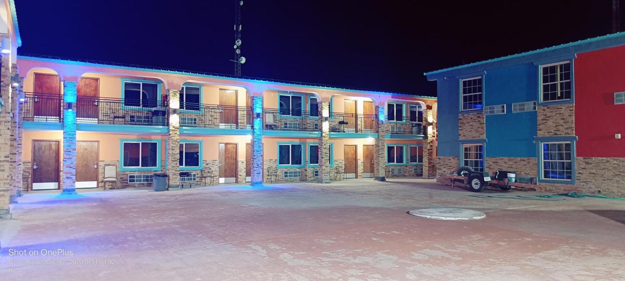 B&J Hotel And Apartments Pecos Exterior photo