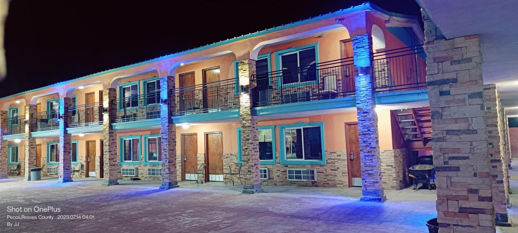B&J Hotel And Apartments Pecos Exterior photo