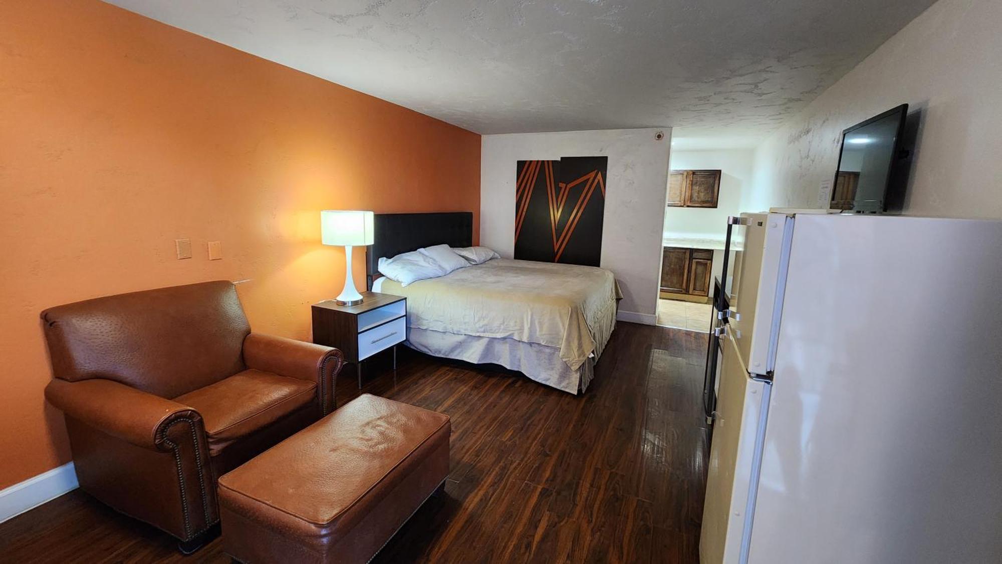 B&J Hotel And Apartments Pecos Exterior photo